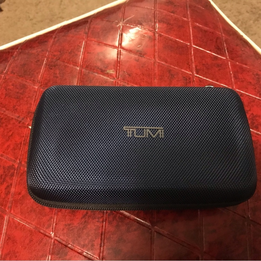 TUMI for Delta Travel Hard Box Cosmetic Beauty Organizer Luxury